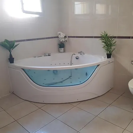 Entire 62 M2 3 1st Floor *