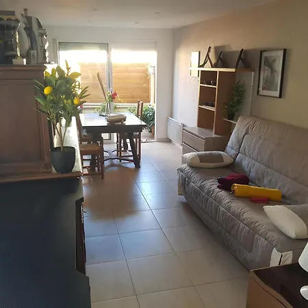 Entire 62 M2 3 1st Floor *